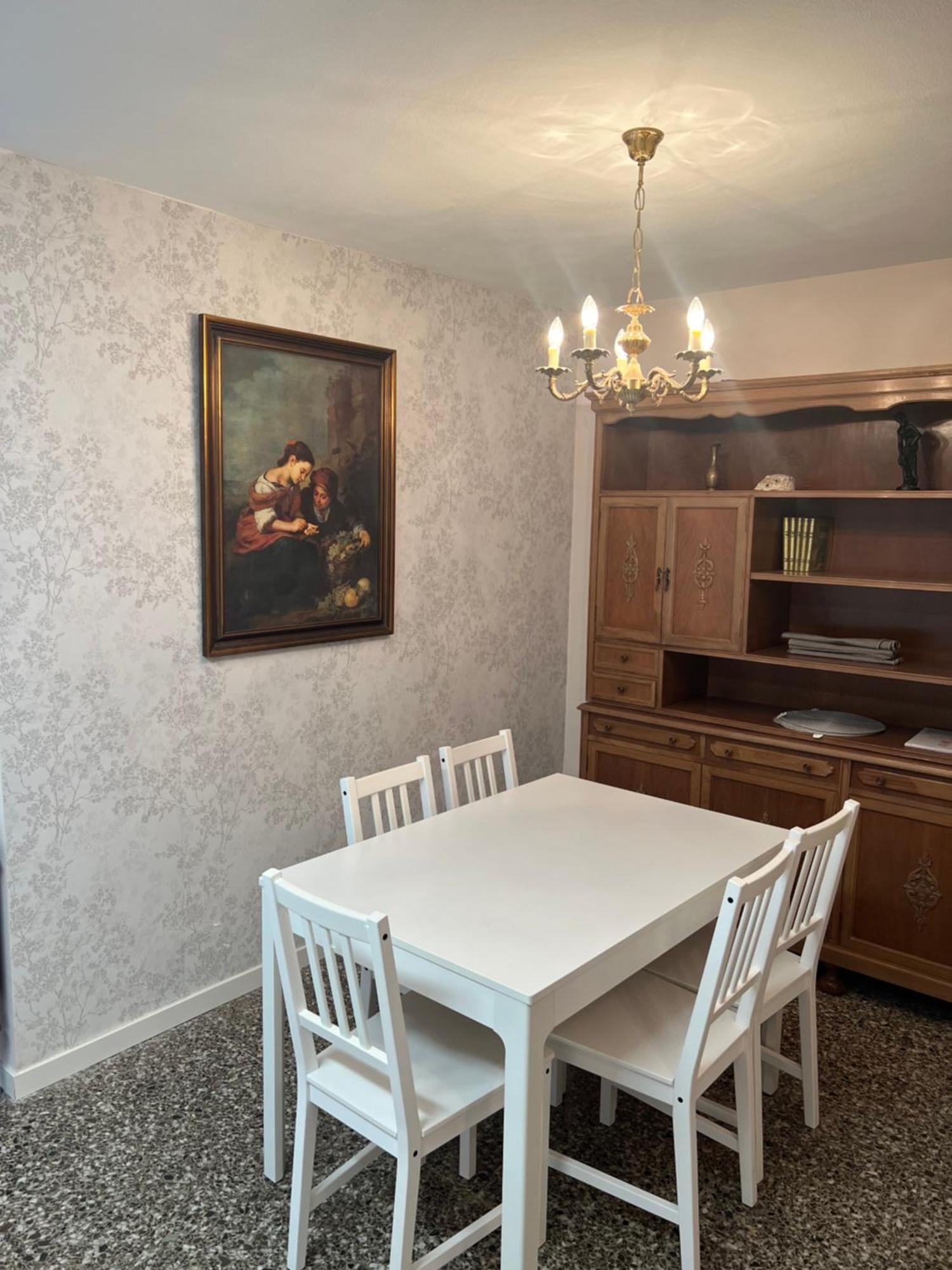 Centrally-Located, Spacious Flat At Historic Centre & Short Walk To Beach Alicante Ngoại thất bức ảnh