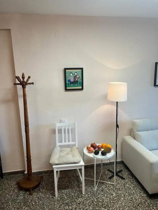 Centrally-Located, Spacious Flat At Historic Centre & Short Walk To Beach Alicante Ngoại thất bức ảnh