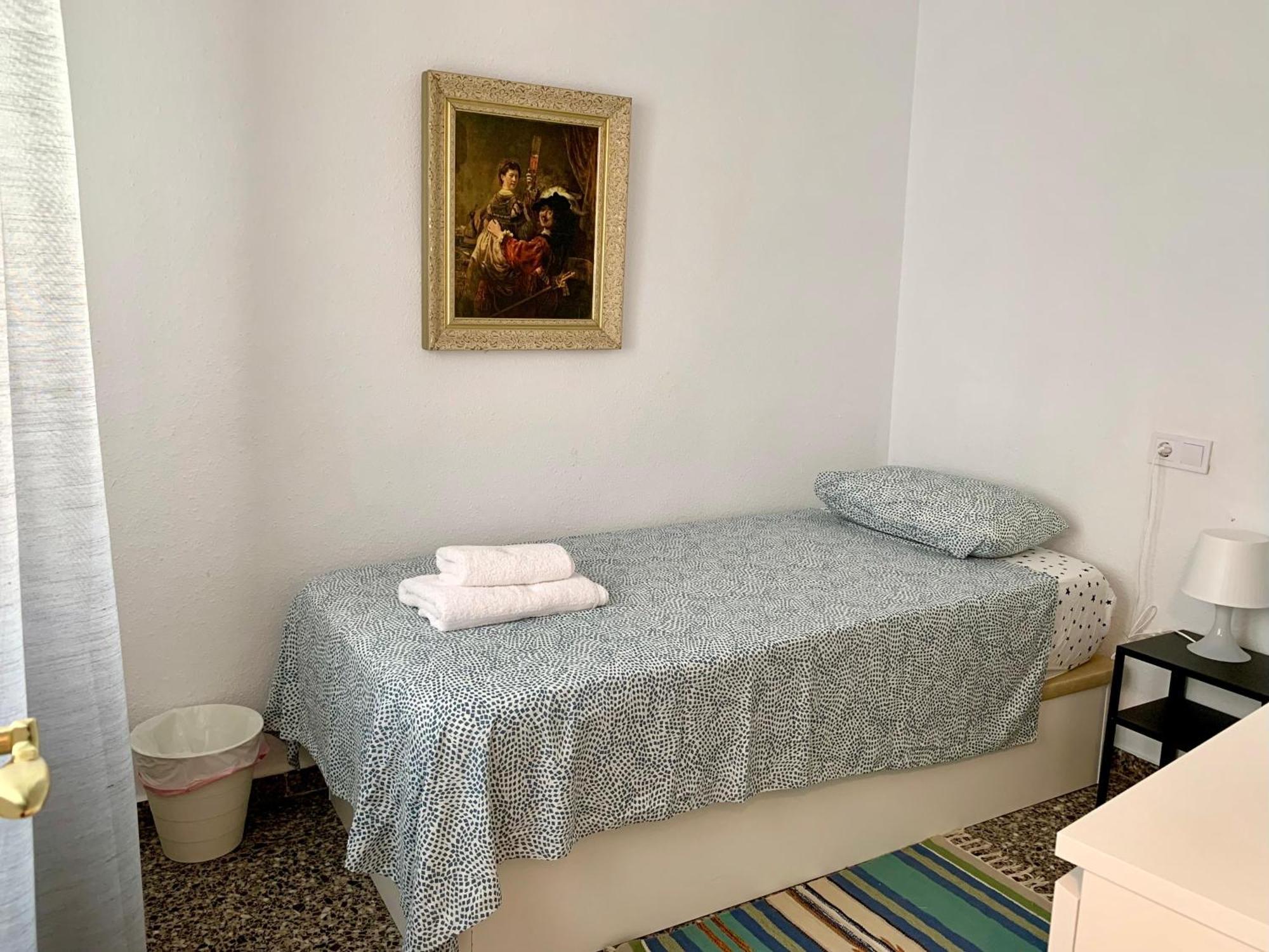 Centrally-Located, Spacious Flat At Historic Centre & Short Walk To Beach Alicante Ngoại thất bức ảnh