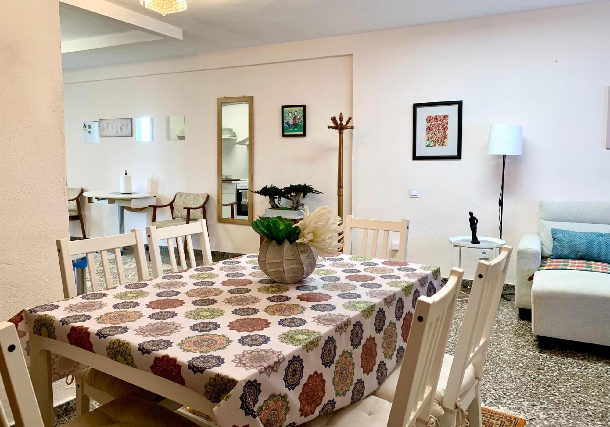 Centrally-Located, Spacious Flat At Historic Centre & Short Walk To Beach Alicante Ngoại thất bức ảnh