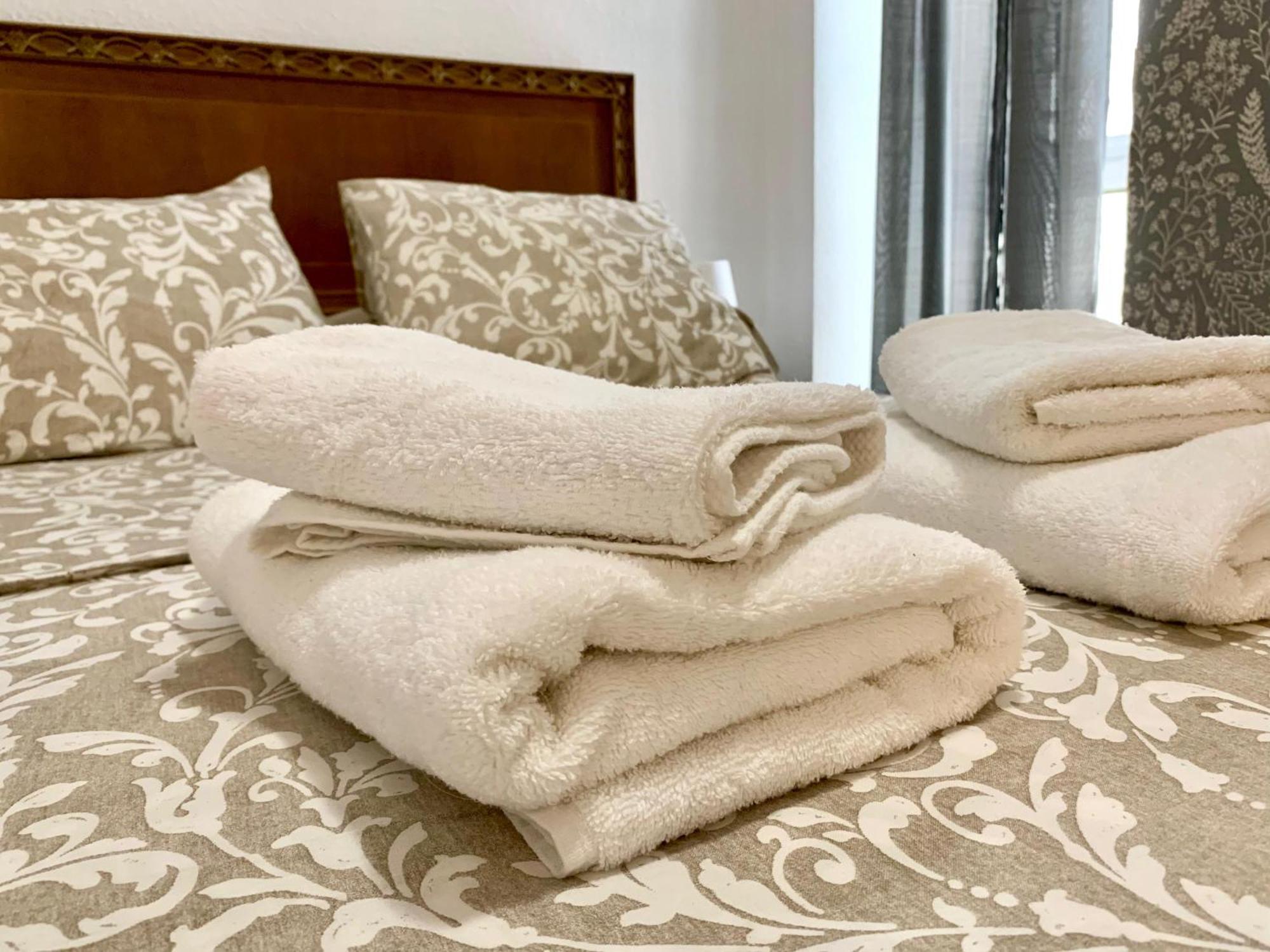 Centrally-Located, Spacious Flat At Historic Centre & Short Walk To Beach Alicante Ngoại thất bức ảnh